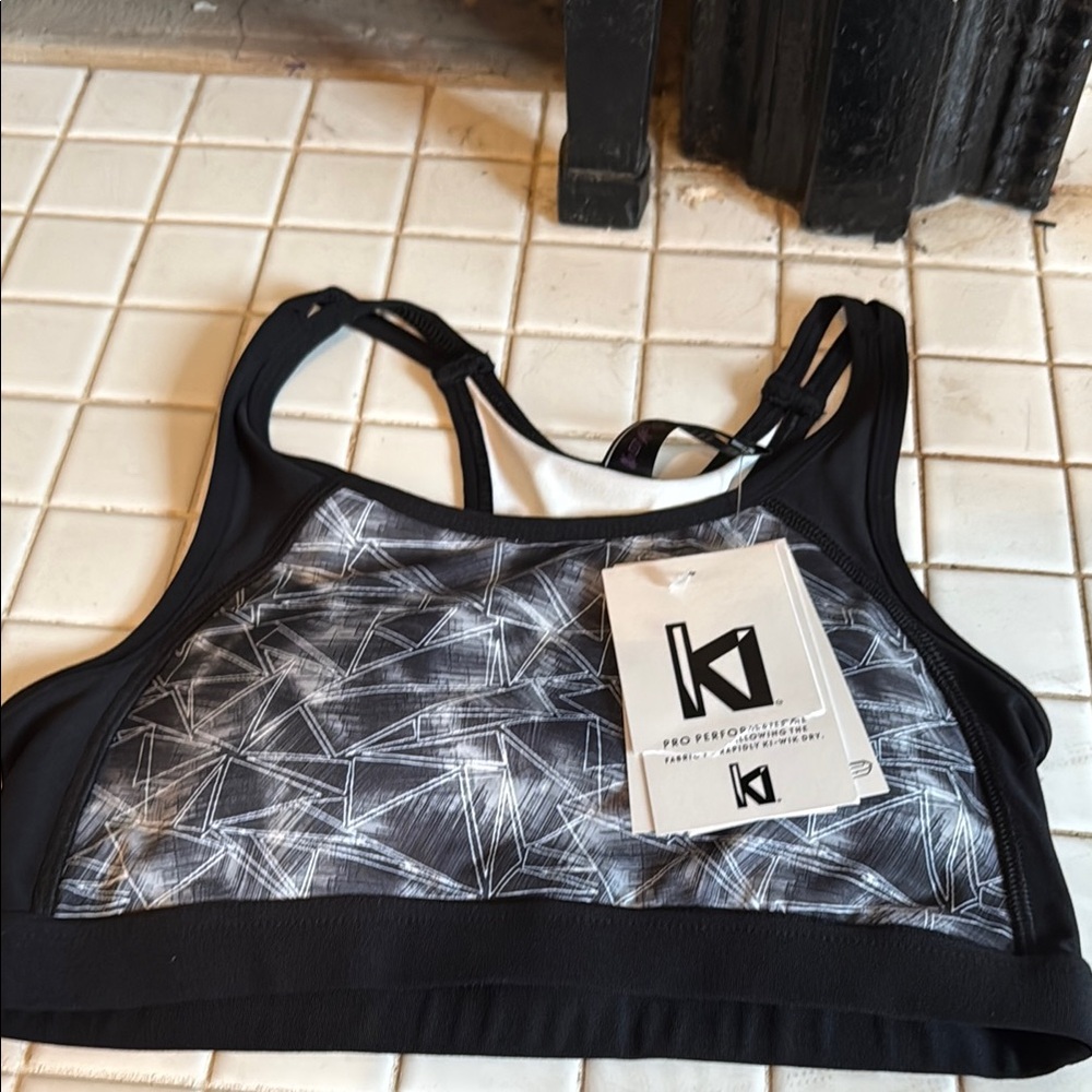 KI Pro Performance High-Performance Sports Bra -NWT- retail 29